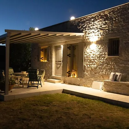 منزل ريفي Enada & Olive Farm