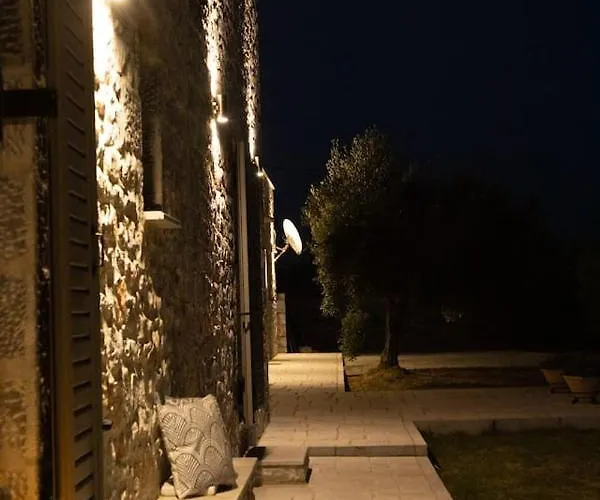 Enada Suite&olive Farm * Githio